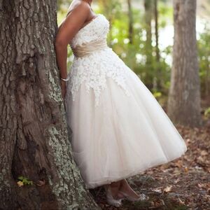 Justin Alexander Wedding Dress: Style #8465 Tea Length, Coffee/Ivory: Size 12
